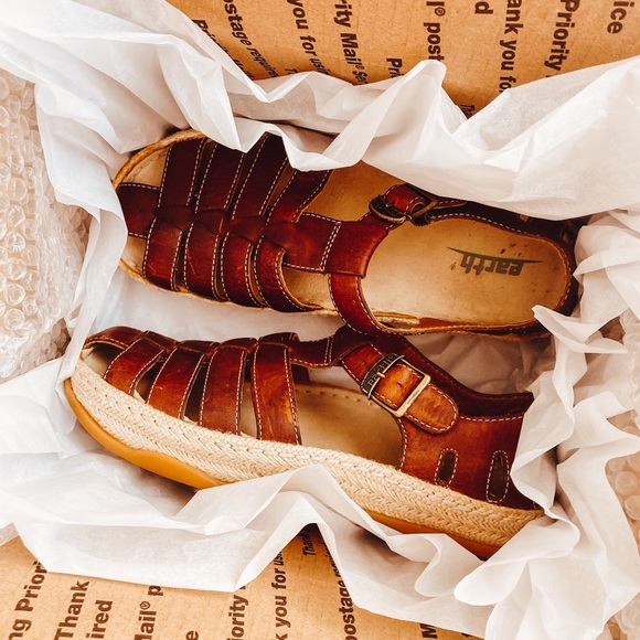 Meet the shop owner, Cindy - Picture 8 of 16